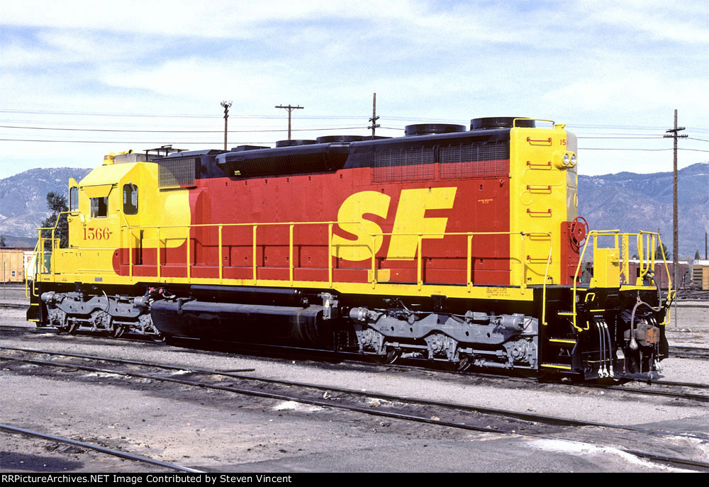 Santa Fe SD39u ATSF #1566 after rebuild in Kodachrome. With slug mother wireing too.